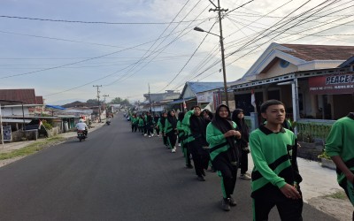 Siswa dan Guru MAN Rejang Lebong Meriahkan Jalan Santai di Jalan Iskandar Ong dan Talang Rimbo